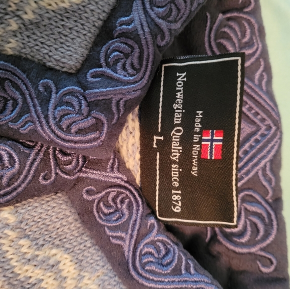Dale Of Norway Sweater - Picture 7 of 12